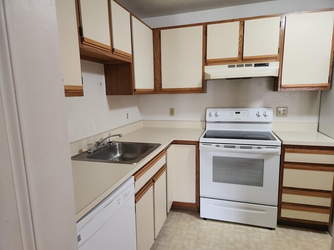 Photo - 19 Saco St Unit 71