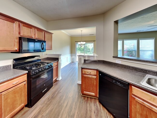 Photo - 616 Laurel Bnd