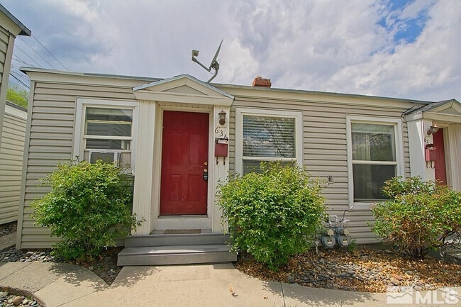 Building Photo - 634 Moran St Rental