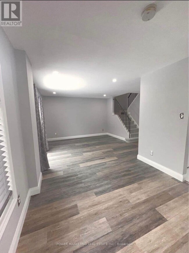 Photo - 517 Apollo Way