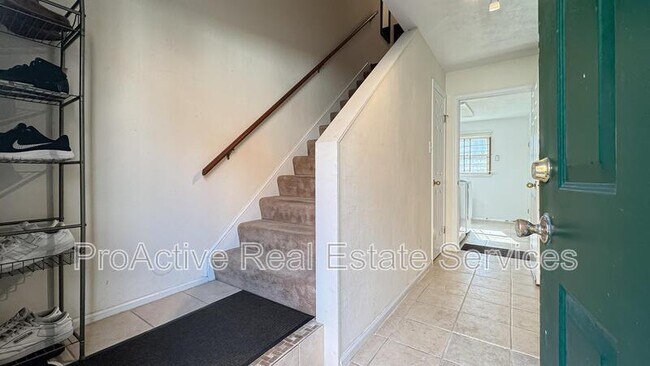 Photo - 519 W 20th St