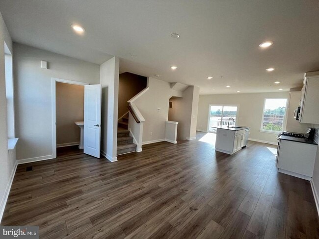 Photo - 905 Magnolia Ln