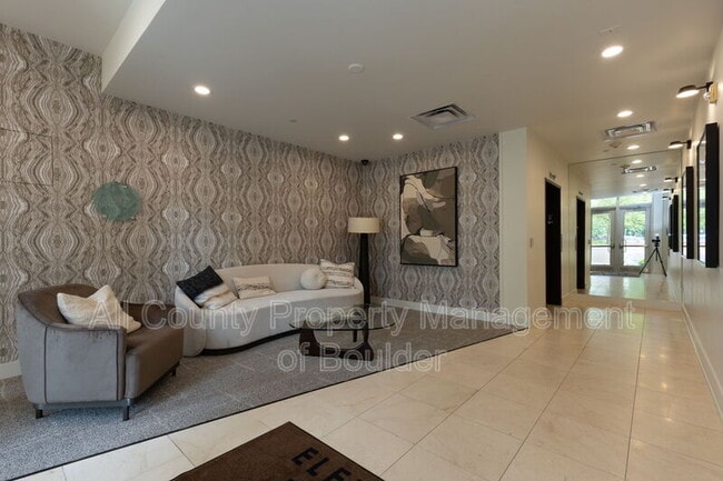 Photo - 1155 Canyon Blvd Unidad #205