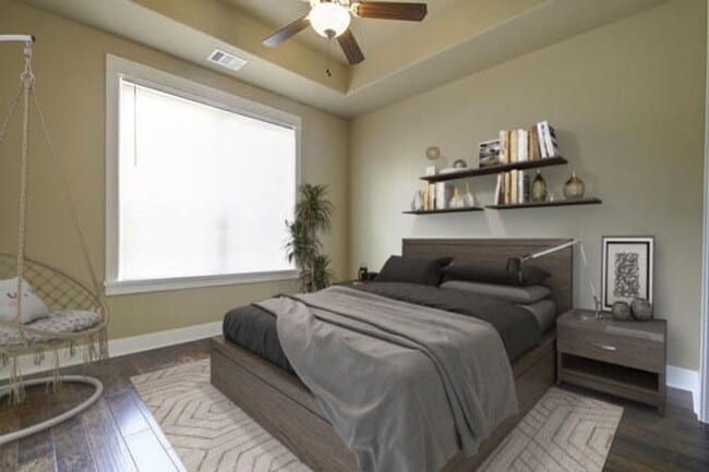 Building Photo - UT PRE-LEASE: Wood Floors, North Campus, Large Living Space, 2011 Construction, Custom High End K...