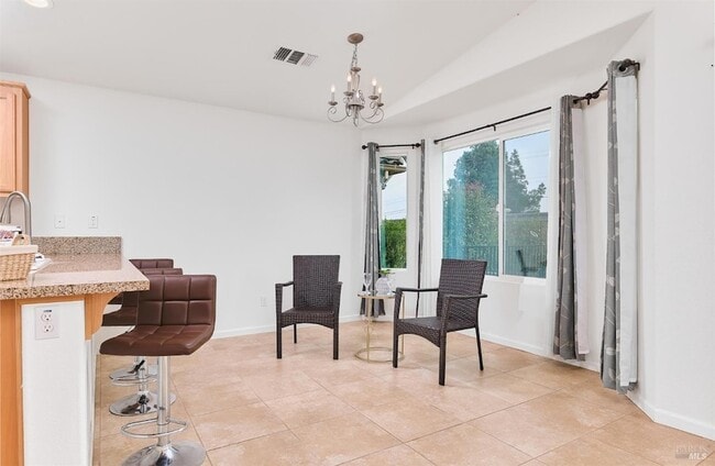 Photo - 504 Silver Ridge Dr