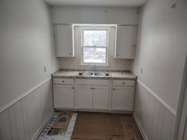 Building Photo - 403 1st Ave SE Unit #1