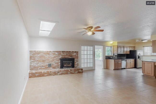 Photo - 1305 Paisano St NE