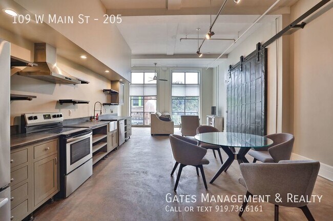 Photo - 109 W Main St