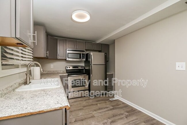 Photo - 1097 Smith St SW
