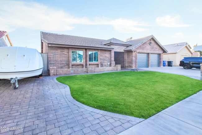 Photo - 907 E San Remo Ave