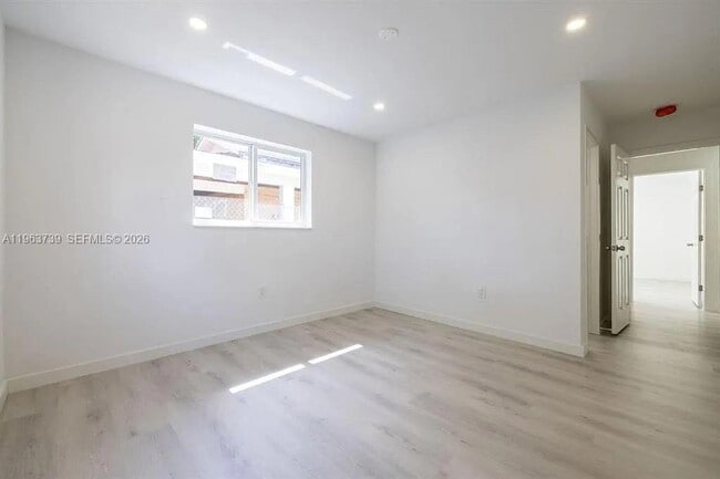 Photo - 1555 NW 34th St Unit 1557