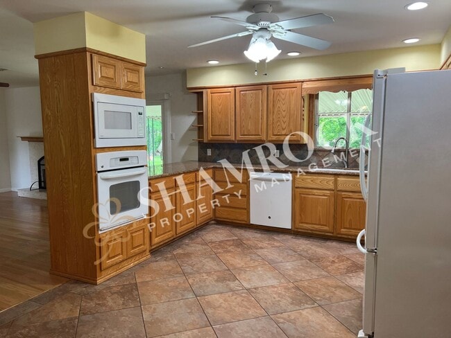 Photo - Woodway Home