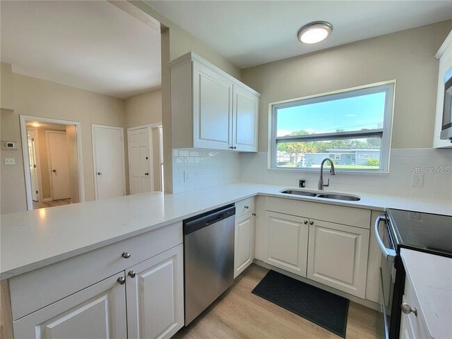 Photo - 6267 Hampton Dr N