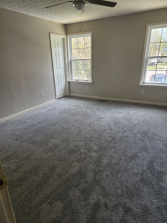 Photo - 225 Maple Leaf Ln