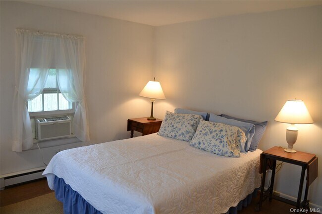 34A E Hampton Sag Harbor Turnpike