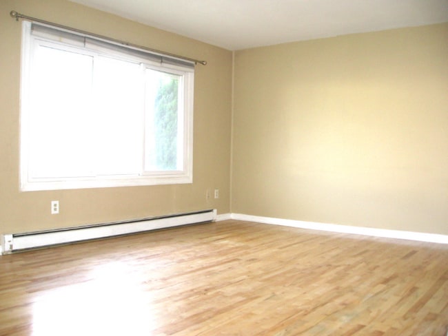 Photo - 5664 Greens Dr