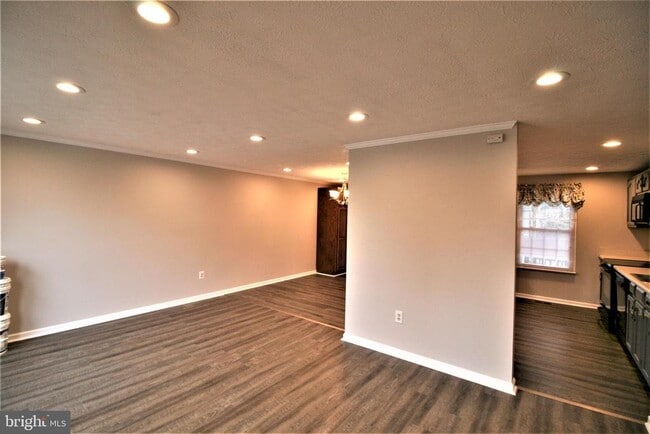 Photo - 507 Smoketree Ct