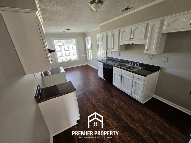 Photo - Modern 3BR/2BA with Soaring Vaulted Ceilings | Fireplace, Garage & Deck