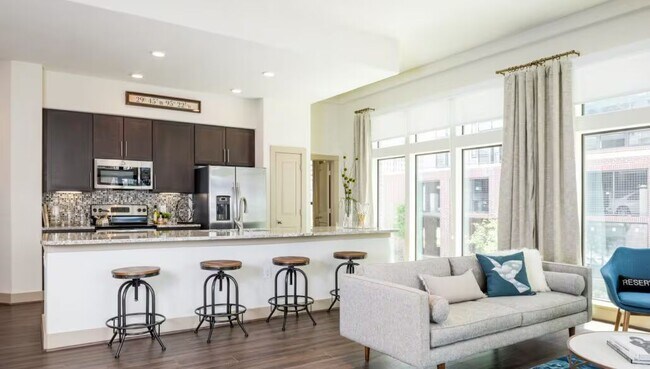 Building Photo - City Views, Modern Design Unit SAMN2