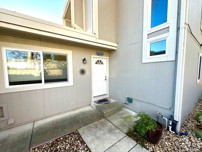 Photo - Virginia Hills-3 Bedroom, 2 Bath, Townhome with Garage and Pool