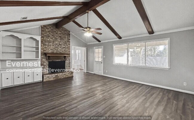 Photo - 4 Bed/2.5 Bath Home with Detached Garage / Pet-Friendly / Available Now!