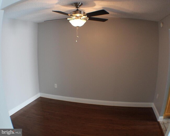 Building Photo - 4500 S Four Mile Run Dr Unit 823