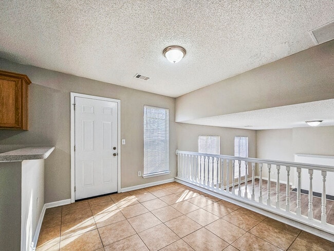 Photo - 3335 Waggoner Ln