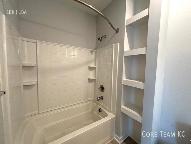 Photo - 227 E 27th St Unit 206