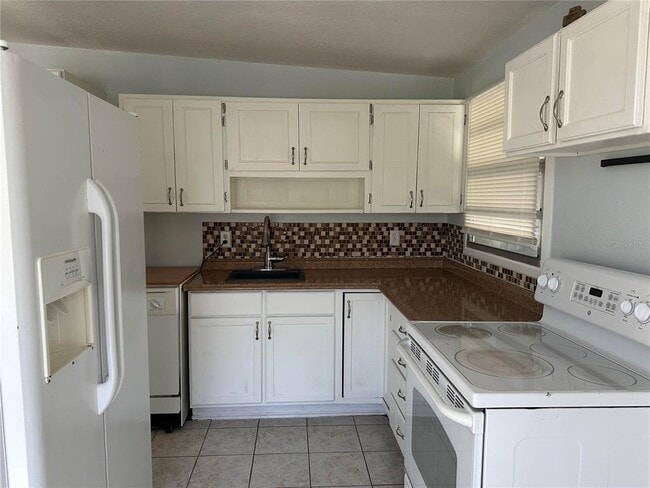 Photo - 9571 83rd Street N