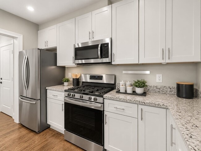 Photo - 1018 13th St SE Unit 1018 13th St SE #2