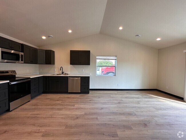 Building Photo - 1663-1665 Amy St Rental