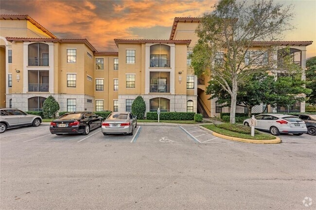 Building Photo - 6159 Metrowest Blvd Rental
