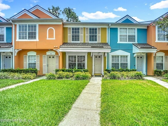 Building Photo - 12311 Kensington Lakes Dr