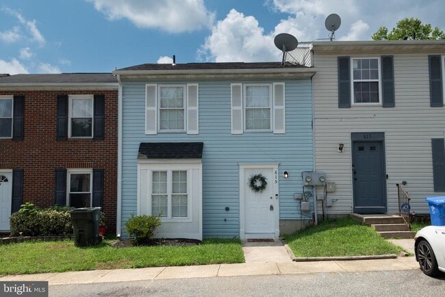 Photo - 615 Hemlock Ct Townhome