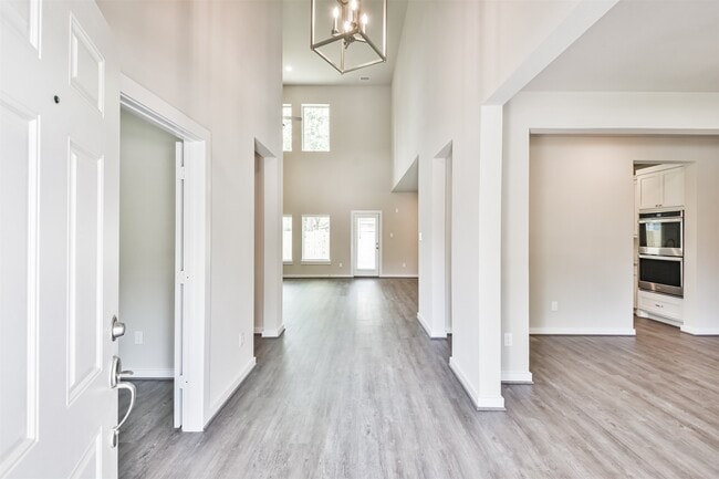 Photo - 118 Prairie Dawn Cir