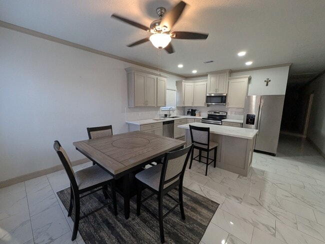 Photo - 2995 Pecos St