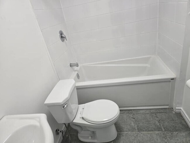 Photo - 502 Somerset St W Unit 1