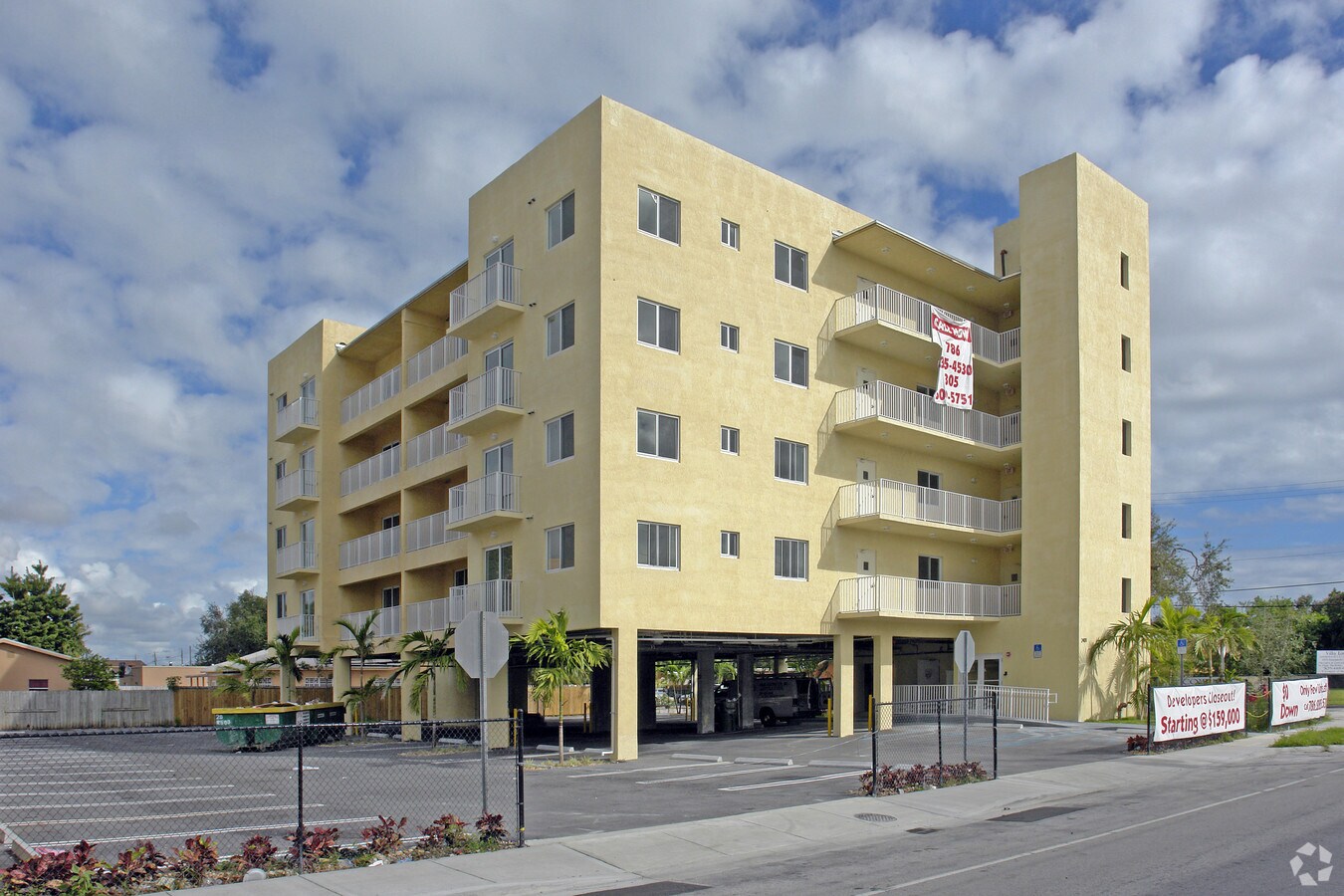 Photo - 2401-2409 NW 23rd St