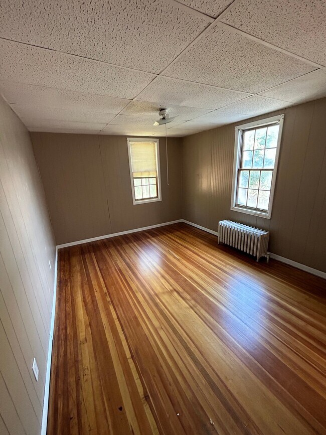 13 John St Unit 1