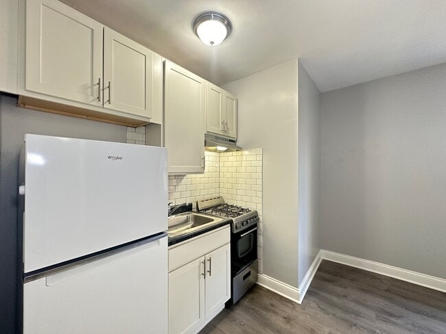 Photo - 4756 N Maplewood Ave Unit 801