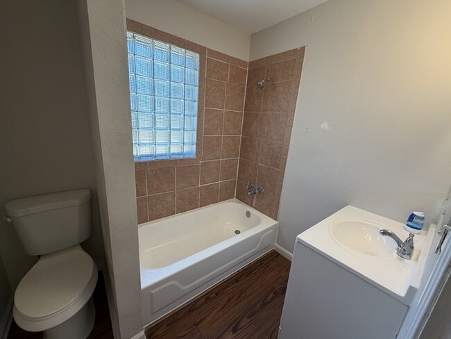 Photo - 3/2 Orlando Home Large Back Yard Immediate Move In!