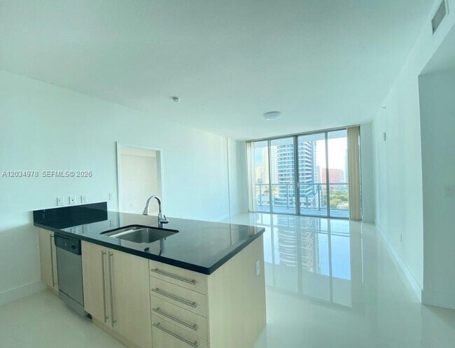 Photo - 79 SW 12th St Unidad 2303-S