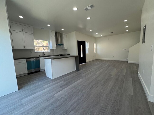 Photo - 7875 Glencoe Drive Apartment