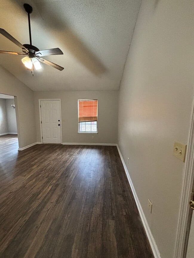 Photo - FOR RENT