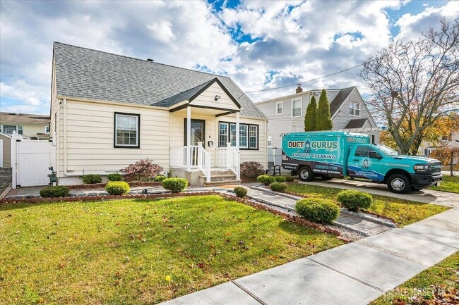 Photo - 14 Linden St