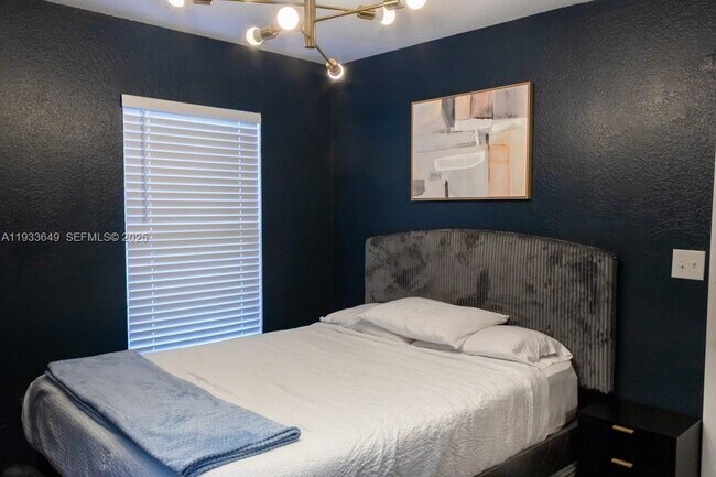 Photo - 765 NW 77th St