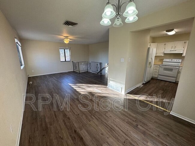 Photo - 605-607 West 15th St