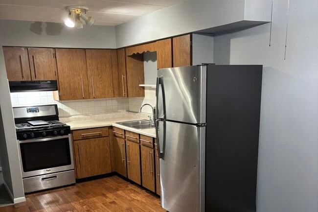 Photo - 18361 Glen Oak Ave