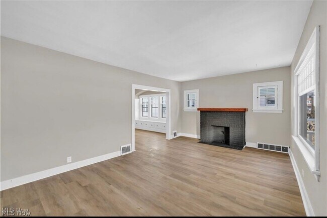 Photo - 3522 E 154th St