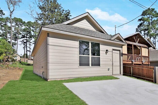 Photo - 16866 Glenheath St